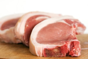 can dogs eat raw pork