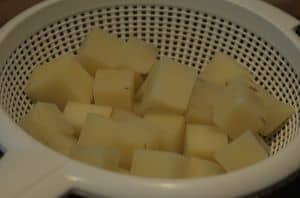 can dogs eat raw potatoes