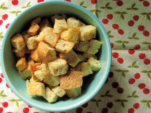 can dogs eat croutons